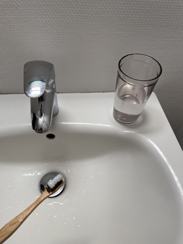 Tandpaste på tandbørsten